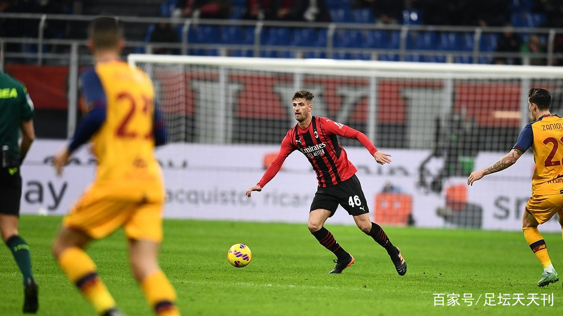 瑞典前锋跨过防线铁卫无法封堵