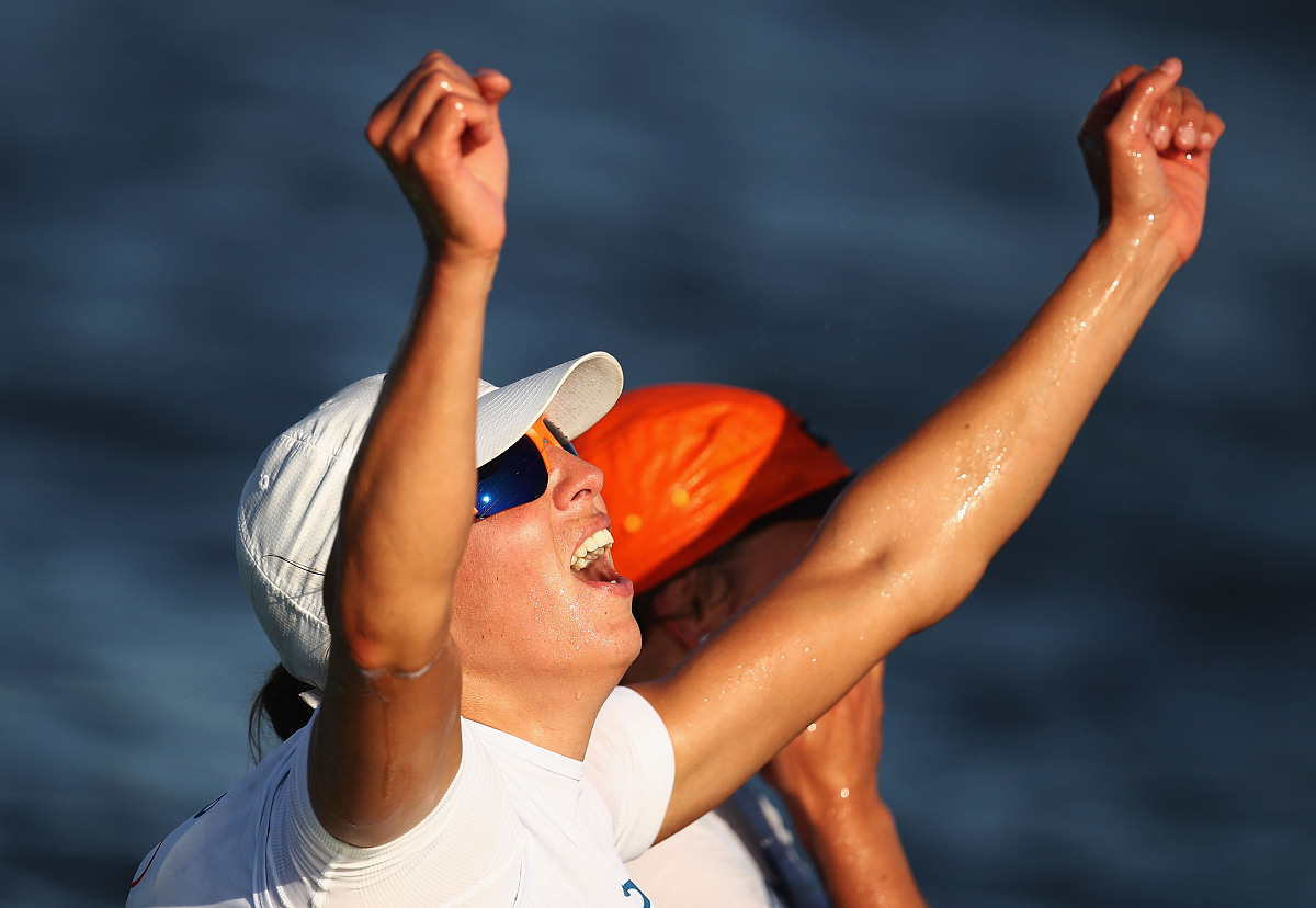 西班牙运动员在游泳比赛中突破自己 西班牙运动员在游泳比赛中突破自己