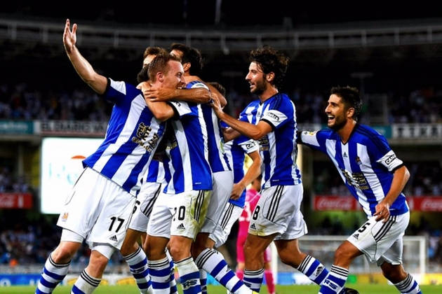 阿拉维斯中场送出绝杀，帮助球队夺得胜利