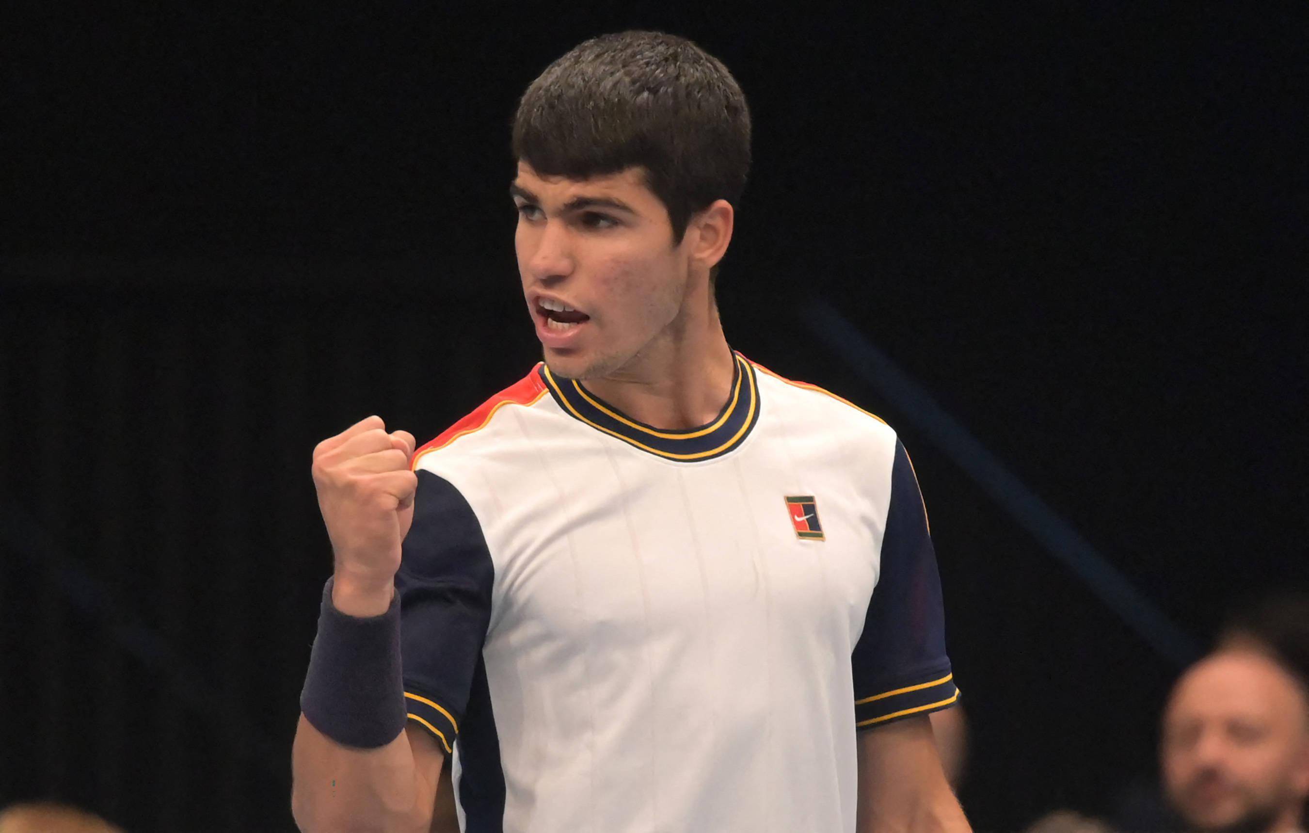 西班牙网球队爆冷美国网球队，穆雷完成帽子戏法