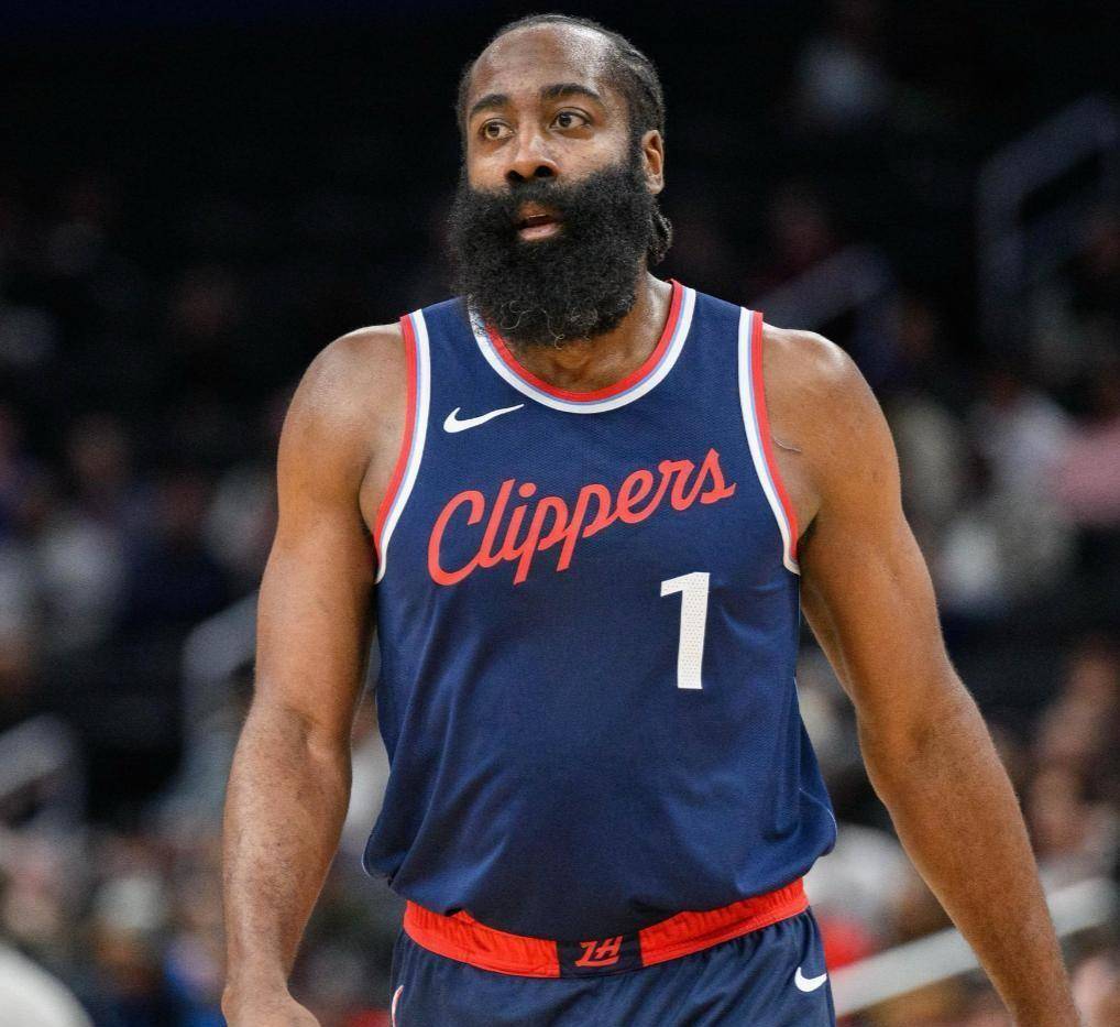 鹈鹕碾压天津队，哈登高光表现