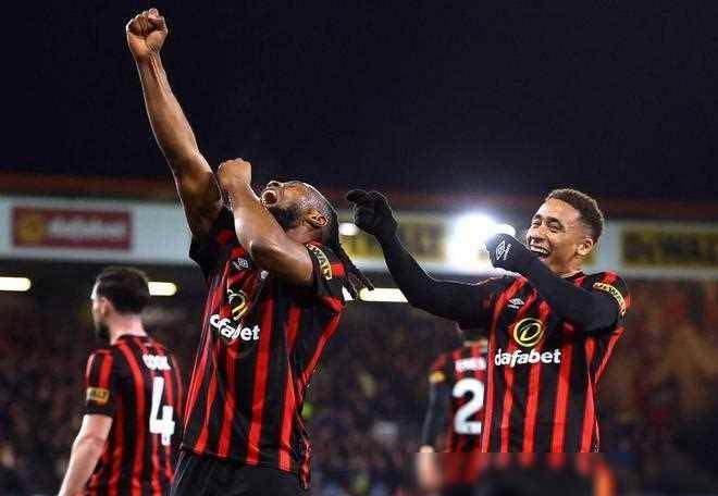 伯恩茅斯客场逆袭,反超对手实现突破 伯恩茅斯客场逆袭,反超对手实现突破